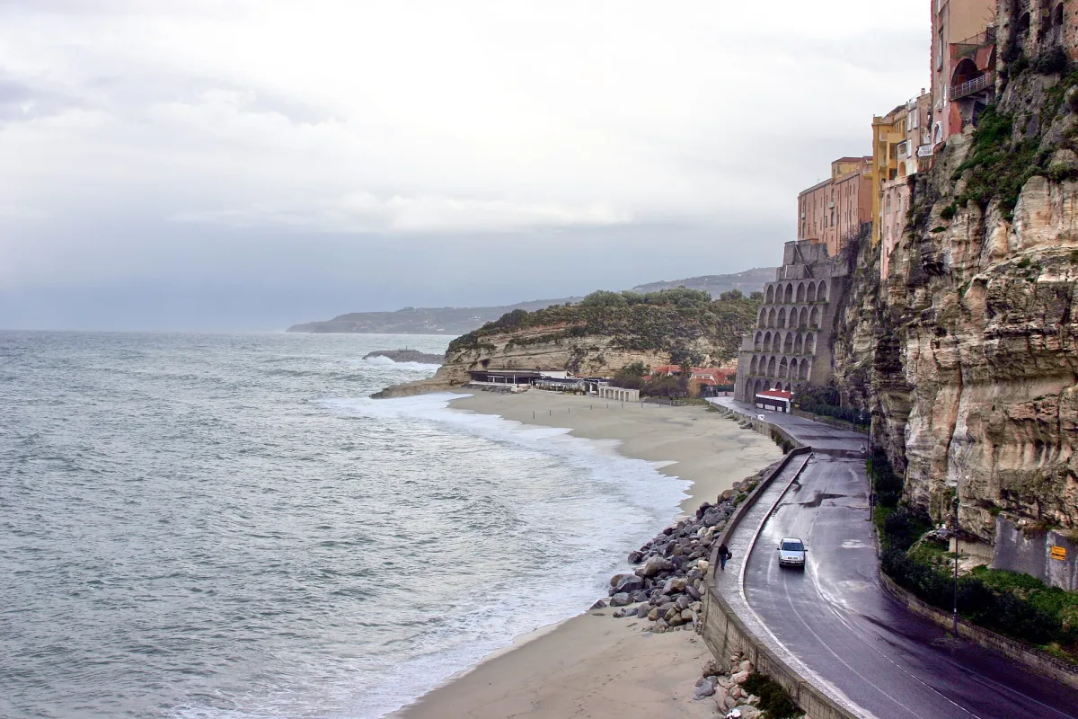 Meglio alloggiare a Tropea o a Capo Vaticano? Pro e contro